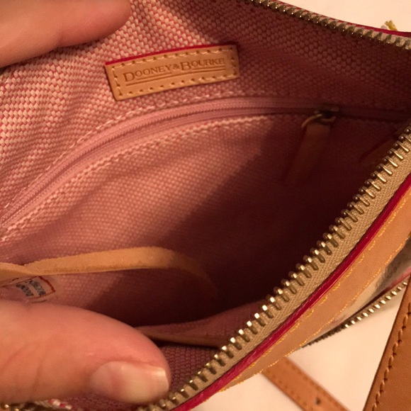 Dooney & Burke Crossbody purse - Picture 3 of 4
